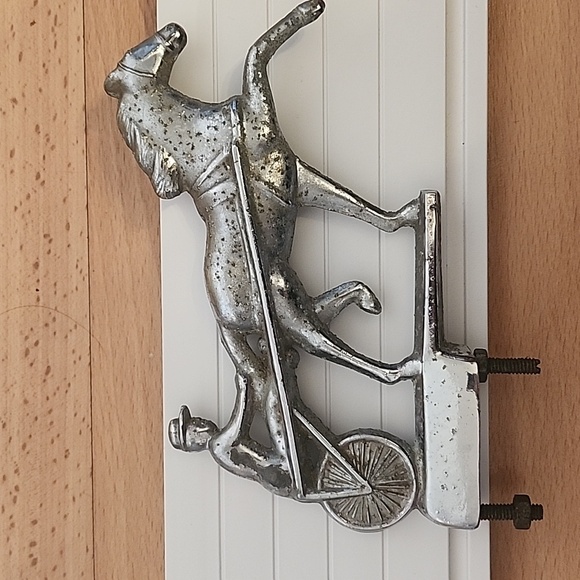 1950s Vintage Trotter and Sulky Hood Ornament - Picture 2 of 2
